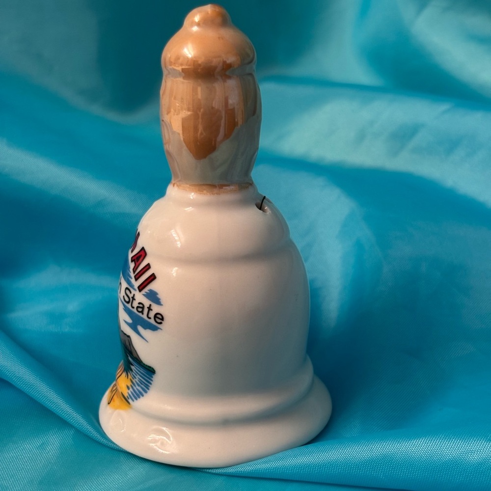 Vintage Hawaii Souvenir Bell - Picture 4 of 9